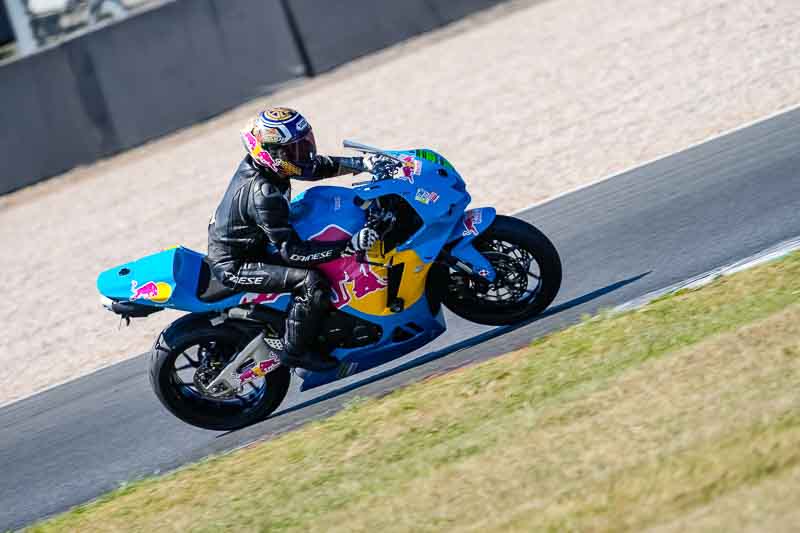 donington no limits trackday;donington park photographs;donington trackday photographs;no limits trackdays;peter wileman photography;trackday digital images;trackday photos